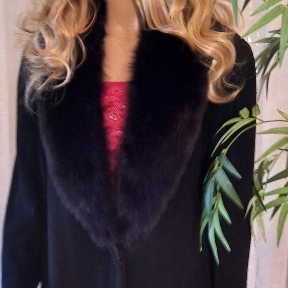 Calvin Klein 100% wool long coat with Fox collar - Picture 7 of 12